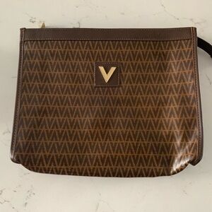 Mario Valentino clutch!!